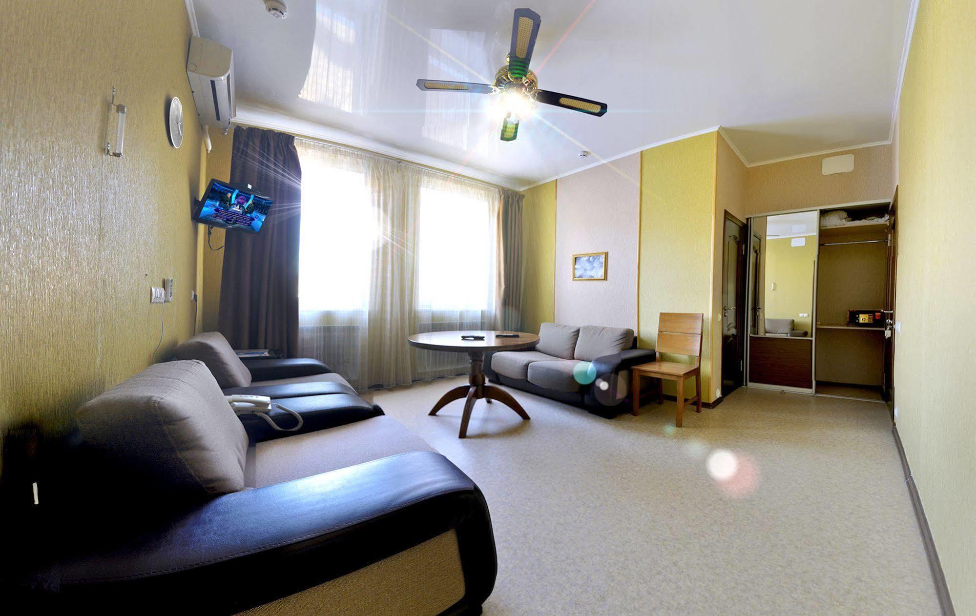 Hotel An-2 Харьков Экстерьер фото